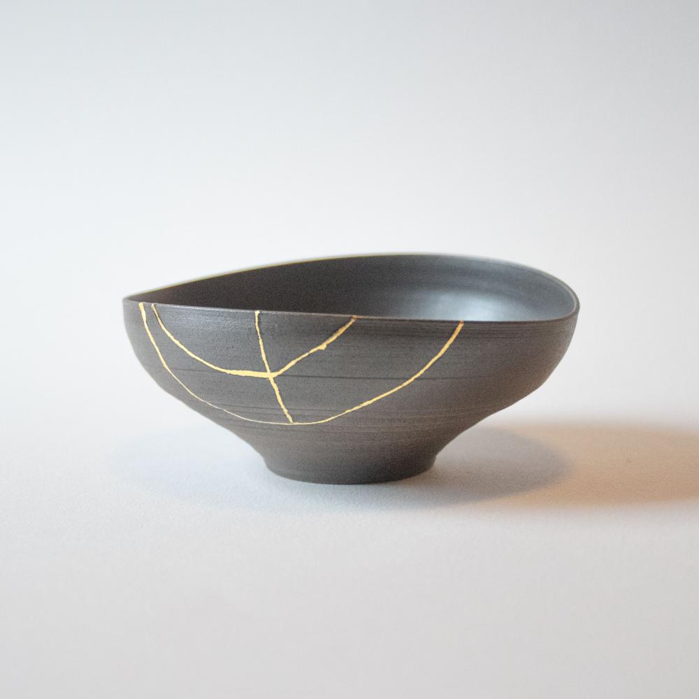 《しつらえ》水月　小付　金継ぎ(黒)