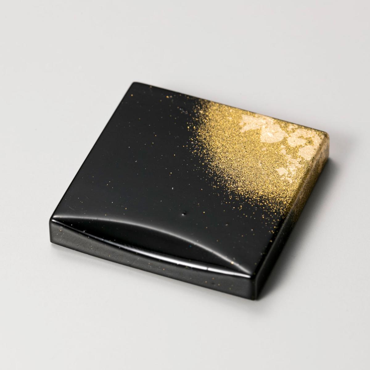 金の箸置き　銀の箸置き　霞流し(金)