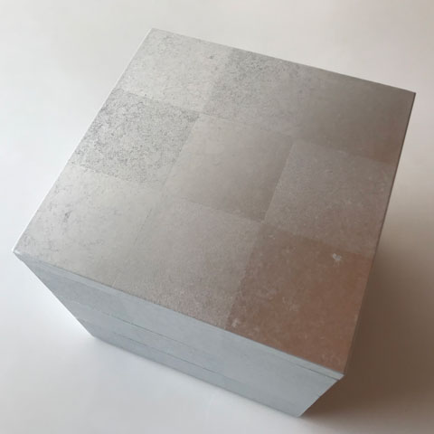 【工場直送わけあり品】市松　三段重(銀)【区分D A181-08001】