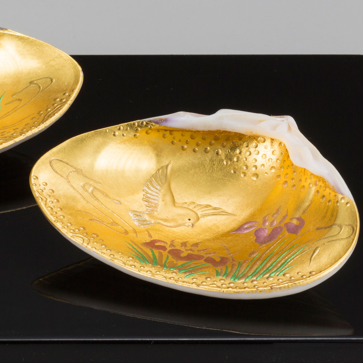 金沢箔工芸 花の貝合わせ 菊に小鳥図