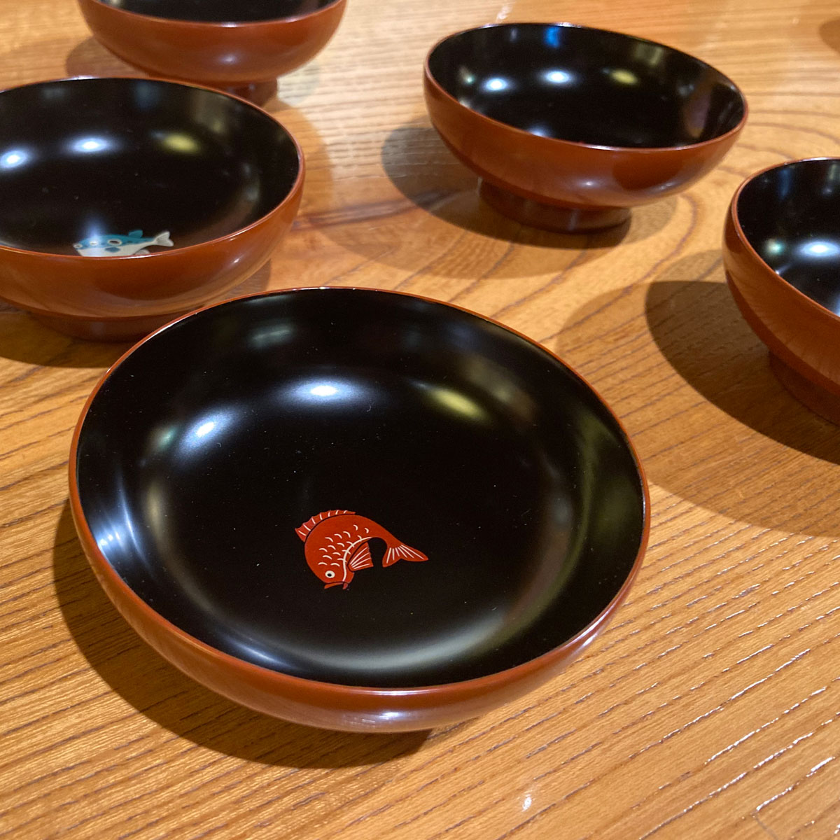 《しつらえ》小皿　吉祥(魚)5皿揃 (田谷漆器店)