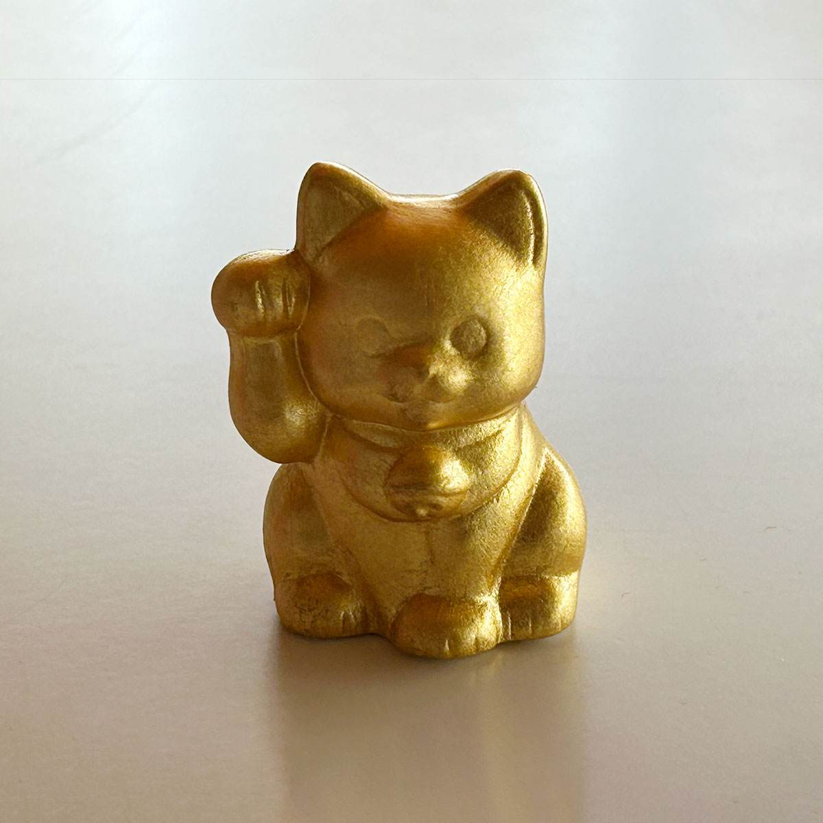 【工場直送わけあり品50%OFF】 開運 招き猫(右手)(M)【区分D A142-06016】