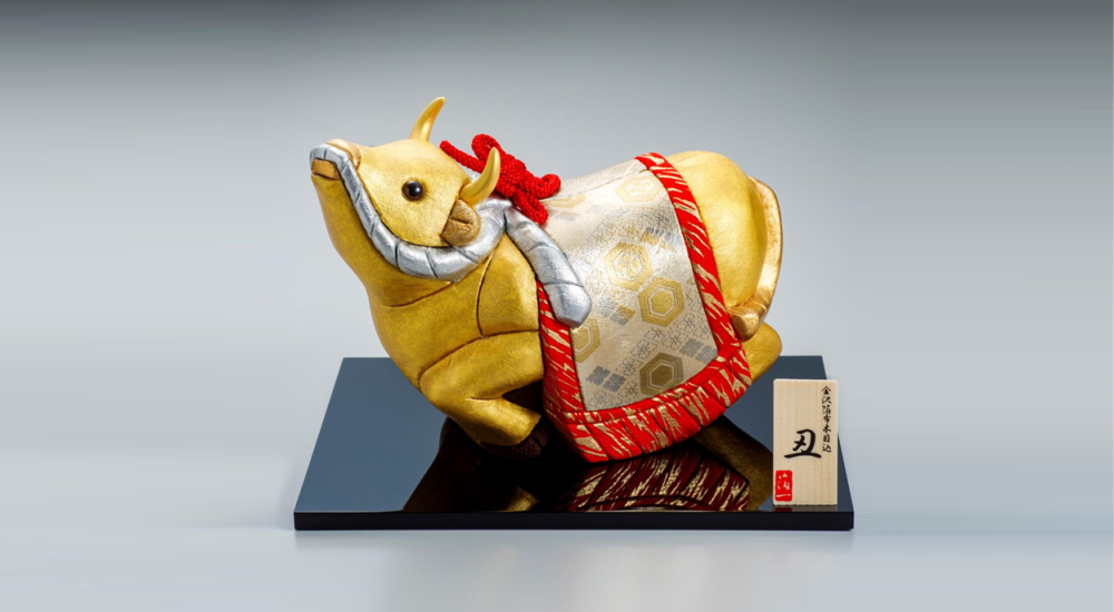 玄関の置物に、金沢箔工芸品の縁起物を。