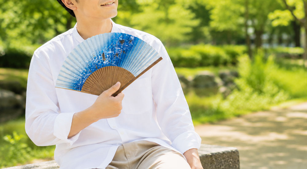 扇子のある夏の暮らし