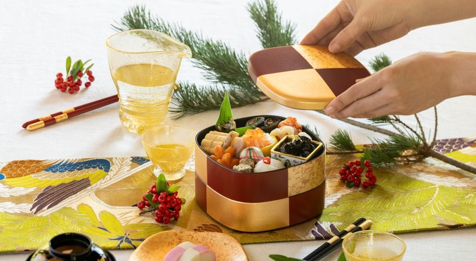 【完全保存版】おせちの重箱・正しい詰め方と中身のルール｜縁起がいい意味や綺麗に見せる盛り付けのコツまで徹底