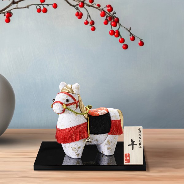 【11/1新商品】2026年の干支〈午〉— 新しい年に、福を招く金箔の縁起飾りが登場！